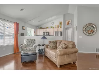 Photo #5: 4436706 Listing 