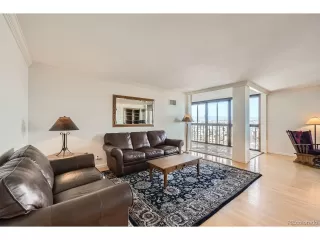 Photo #2: 4439667 Listing 