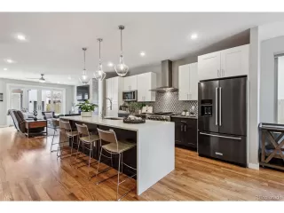 Photo #5: 4440821 Listing 