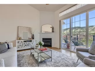 Photo #4: 4441385 Listing