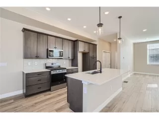 Photo #2: 4441657 Listing 