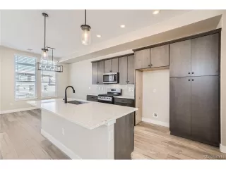 Photo #5: 4441657 Listing 