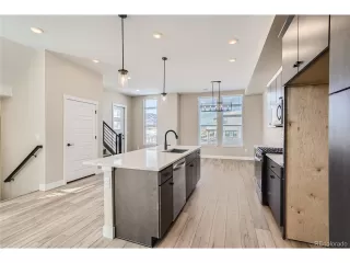 Photo #6: 4441657 Listing 