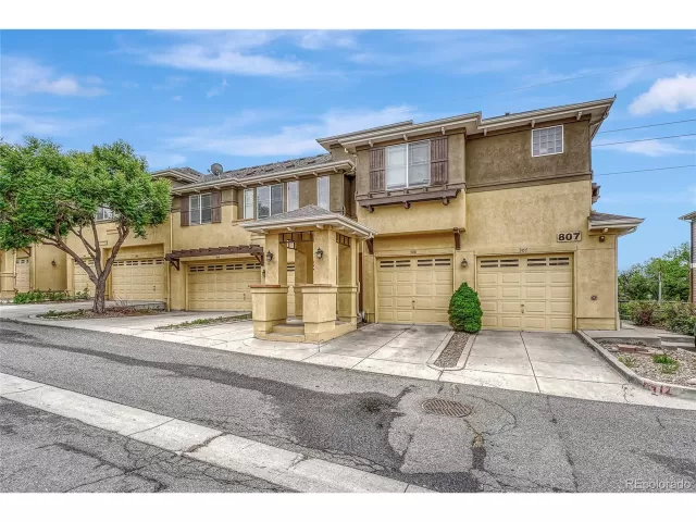 MLS: 4442457 Condo For Sale