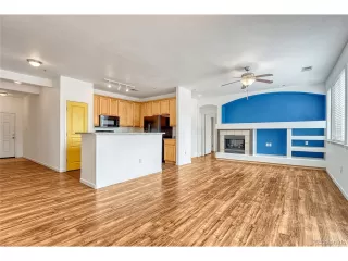 Photo #6: 4442457 Listing