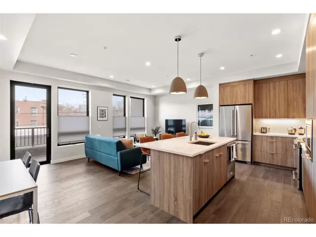 MLS: 4443530 Condo For Sale