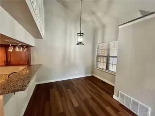 Photo #5: 4446185 Listing 