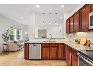 Photo #4: 4447943 Listing