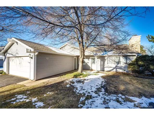 MLS: 4451617 Condo For Sale