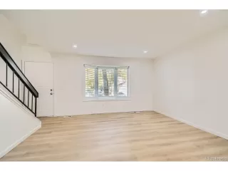 Photo #6: 4451779 Listing