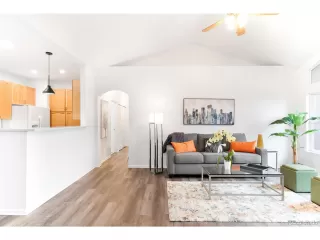 Photo #3: 4454604 Listing 