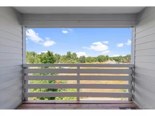 Photo #5: 4455448 Listing