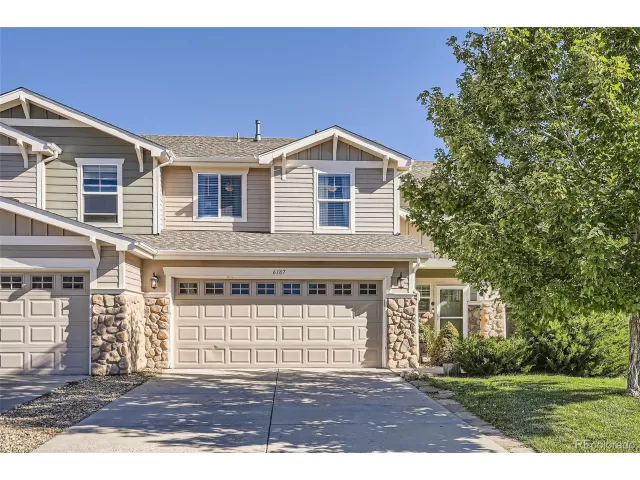 MLS: 4456318 Condo For Sale