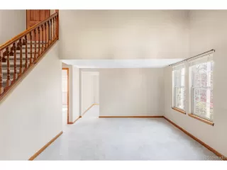 Photo #5: 4456758 Listing