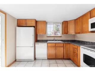 Photo #6: 4456758 Listing