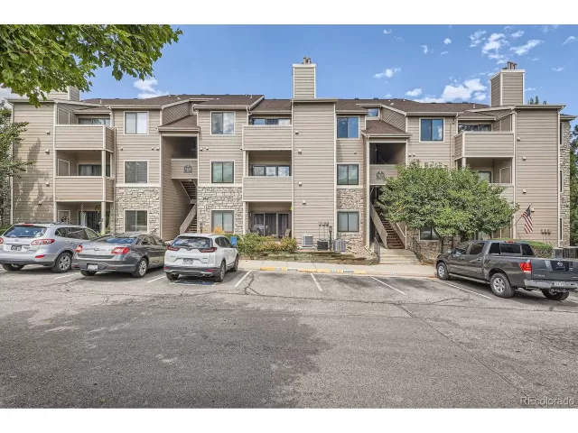 MLS: 4457180 Condo For Sale