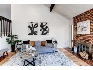 Photo #2: 4457693 Listing