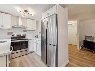 Photo #2: 4458019 Listing 