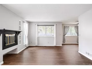 Photo #2: 4461214 Listing 