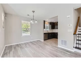 Photo #5: 4461362 Listing 