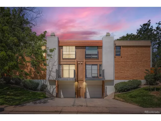 MLS: 4462224 Condo For Sale