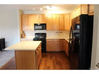 Photo #4: 4468531 Listing