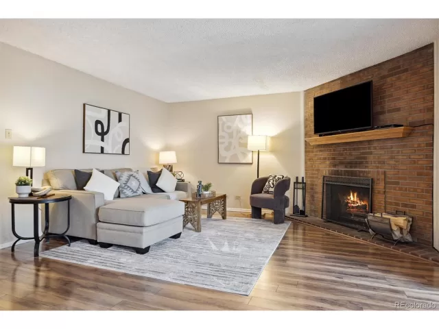 MLS: 4470394 Condo For Sale