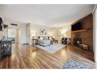 Photo #2: 4470394 Listing 