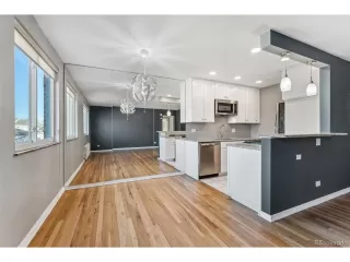Photo #6: 4470688 Listing 