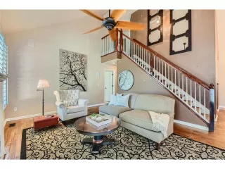 Photo #3: 4471442 Listing