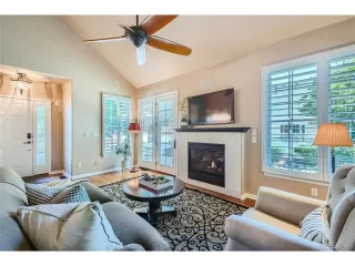 Photo #4: 4471442 Listing