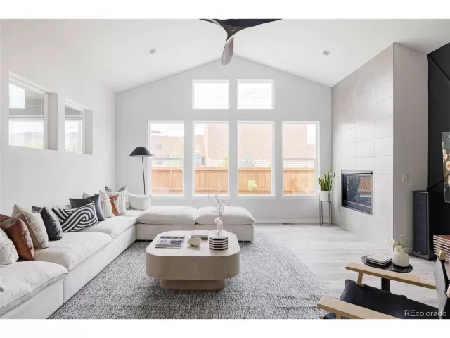 MLS: 4471799 Condo For Sale