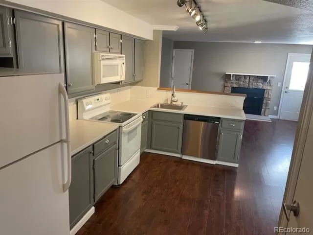 MLS: 4472422 Condo For Sale