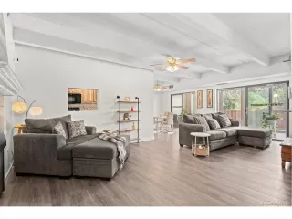 Photo #5: 4472649 Listing 