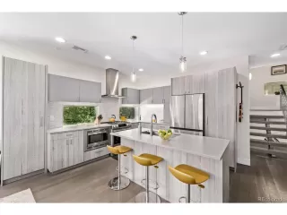 Photo #3: 4472743 Listing