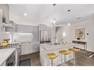 Photo #5: 4472743 Listing