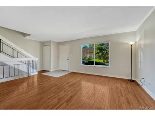 Photo #5: 4474340 Listing