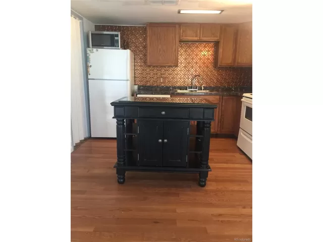 MLS: 4474706 Condo For Sale