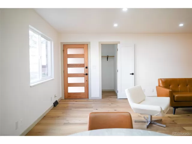 MLS: 4476330 Condo For Sale