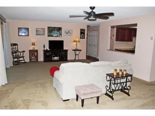 Photo #6: 4476866 Listing