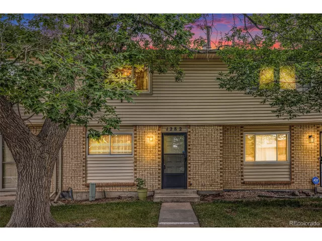 MLS: 4478505 Condo For Sale