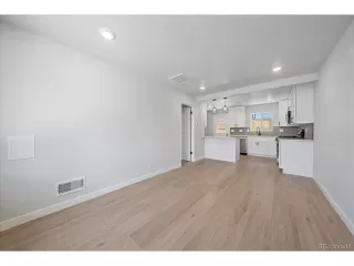 Photo #3: 4479097 Listing 