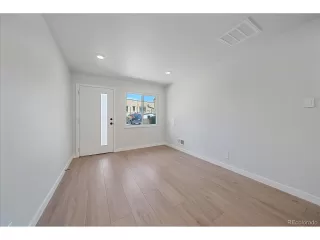 Photo #4: 4479097 Listing 