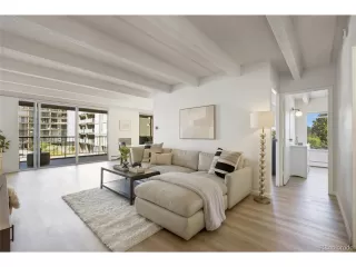 Photo #4: 4480236 Listing