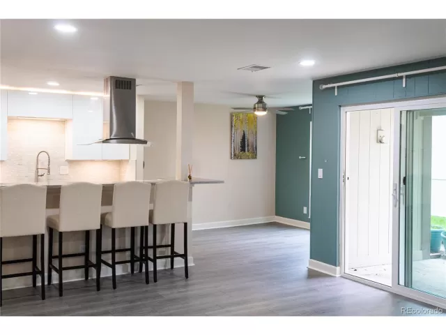 MLS: 4480386 Condo For Sale