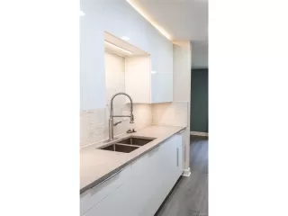 Photo #4: 4480386 Listing