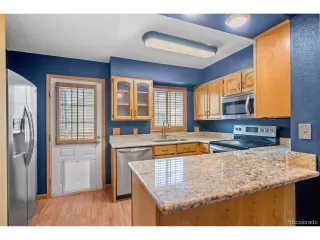 Photo #5: 4483578 Listing