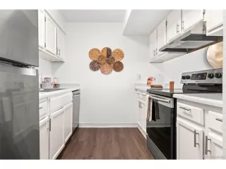 Photo #4: 4483639 Listing