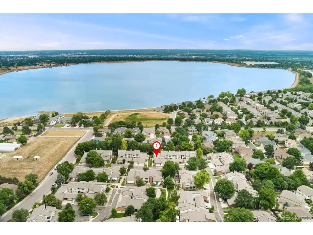 MLS: 4484510 Condo For Sale