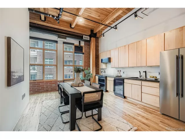 MLS: 4486718 Condo For Sale